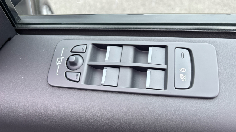 Land Rover Discovery Sport 2.0 D200 Metropolitan 5dr Auto [7 Seat] Diesel Station Wagon